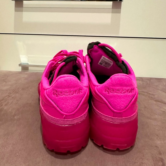 Women sneakers Reebok and Cardi b size 7.5 - Picture 4 of 10